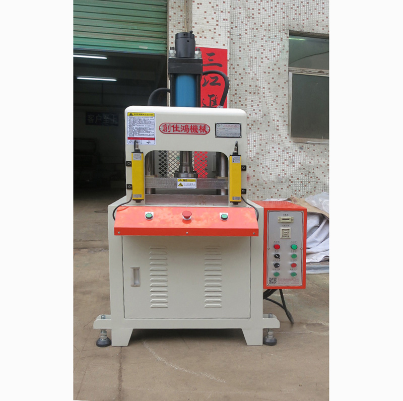 ���������͉��C